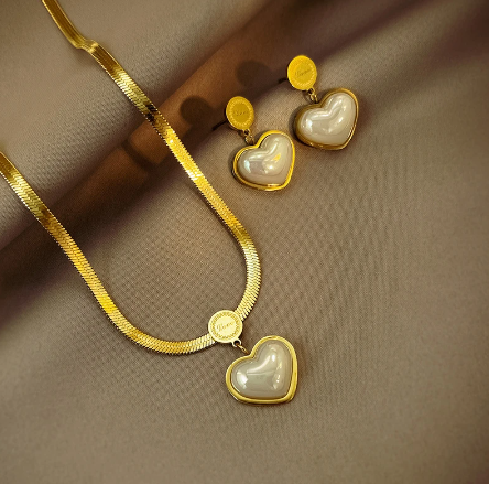 Pearl  Love Shape Necklace and Earrings